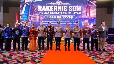 Bupati H. M. Toha Tohet, S.H. Terima Penghargaan dari Kapolda Sumsel Atas Komitmen Dukungan Penguatan Kapasitas SDM Kepolisian dan Kondusivitas Daerah.     Perkuat Sinergi Keamanan & Pembangunan, Pemkab Muba Hadiri Rakernis SDM Polda Sumsel 2026.