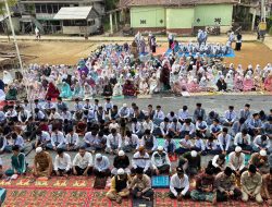 Pemerintah Kecamatan Sumber Marga Telang Gelar Salat Istisqa, Warga Berdoa Memohon Turunnya Hujan