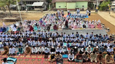 Pemerintah Kecamatan Sumber Marga Telang Gelar Salat Istisqa, Warga Berdoa Memohon Turunnya Hujan
