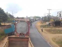 Kemacetan Jalintim Palembang–Betung Tembus 40 Km, Tol Didesak Segera Dibuka