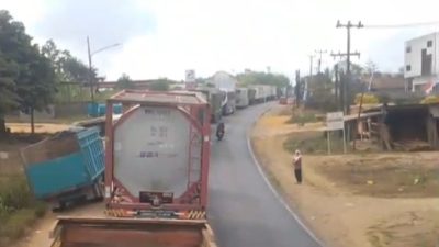 Kemacetan Jalintim Palembang–Betung Tembus 40 Km, Tol Didesak Segera Dibuka