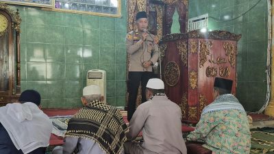 Safari Jumat di Desa Bangun Jaya, Polsek Tanjung Batu Ajak Masyarakat Bersama Jaga Kamtibmas dan Cegah Karhutla